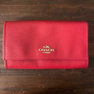 COACH FOLD OVER CLUTCH WITH DETACHABLE STRAP✨